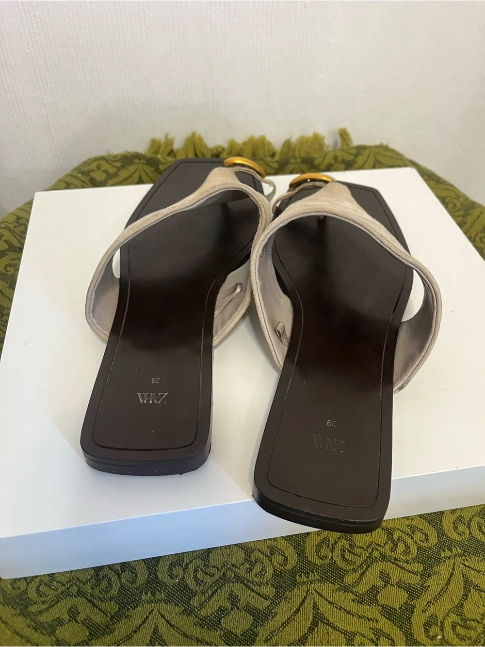 Zara Taupe Suede Toe-Post Sandals with Gold & Silver Rings size 8.5